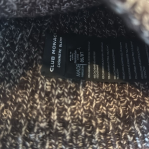 Club Monaco Cashmere Blend Hat - Picture 2 of 2